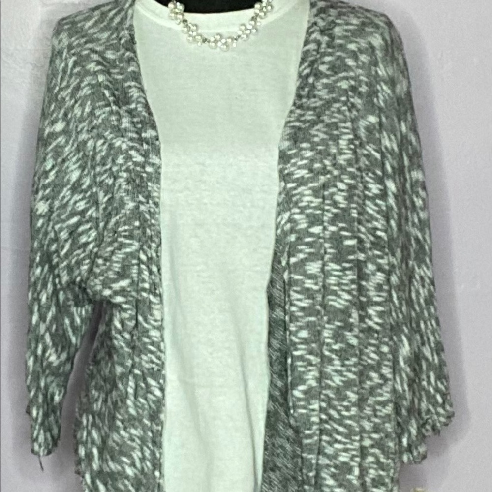 Lularoe XL black and white ribbed Sarah